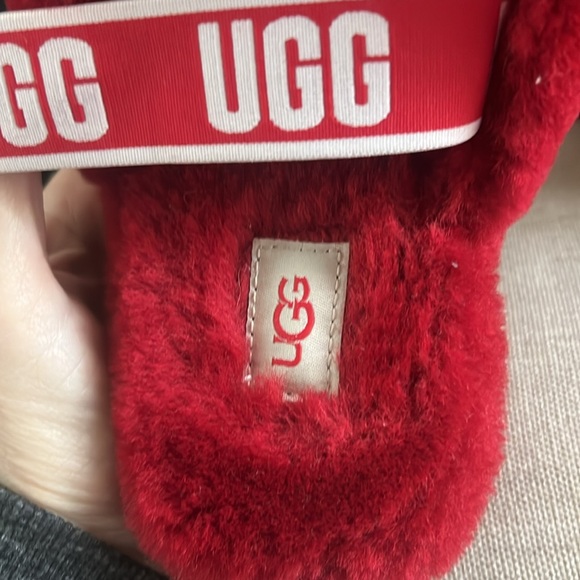 UGG slippers like new - Picture 3 of 4